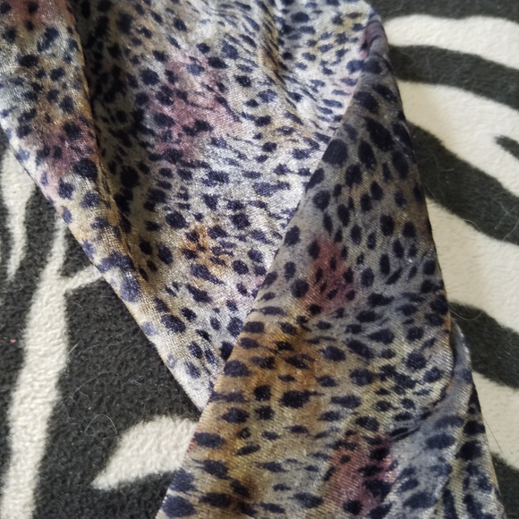 Velvet Cheetah Bodysuit - Picture 3 of 8